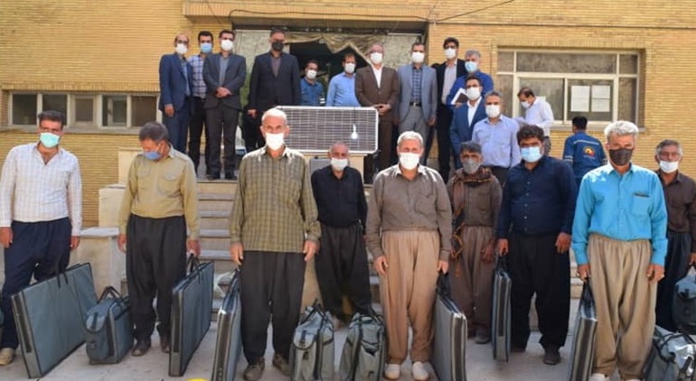 اهدای پنل های خورشیدی به عشایراستان کرمانشاه