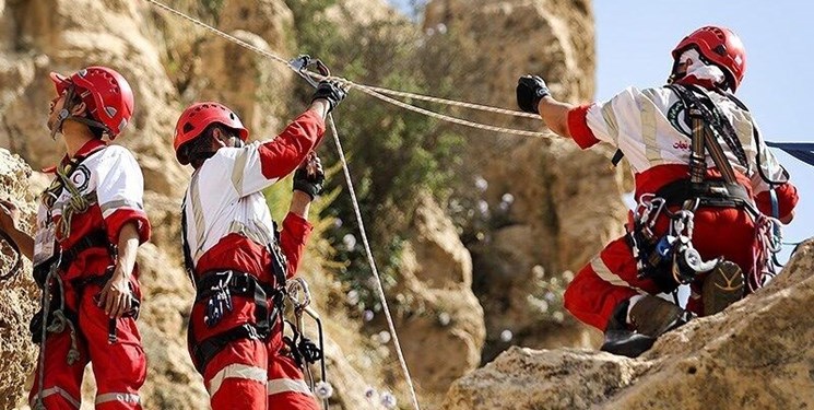 نجات کوهنورد گرفتار در روستای خراجیان