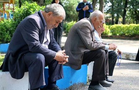 بازنشستگان تامین اجتماعی بسته های ویژه دریافت می کنند
