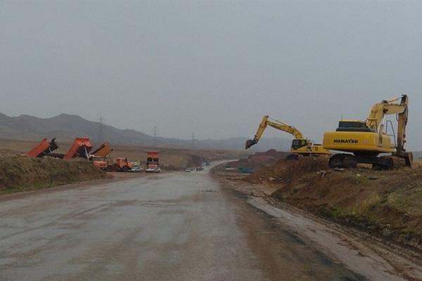 آغاز عملیات تکمیل قطعه 10 بزرگراه کربلا به سمت مرز خسروی