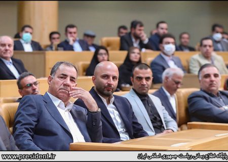 افتخار پشت افتخار