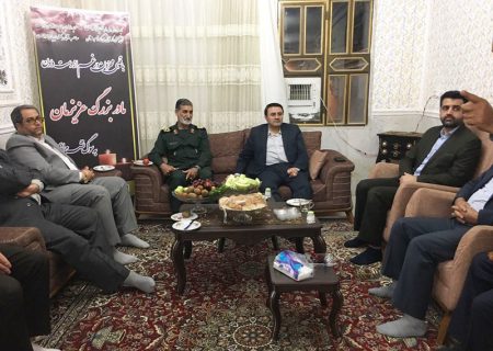 حضور استاندار کرمانشاه در منزل شهید حمله آمریکا به هواپیمایی مسافری