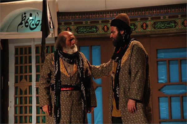 اجرای نمایش پیکره کشی با مضامین اجتماعی و مذهبی کرمانشاه در حال برگزاری است