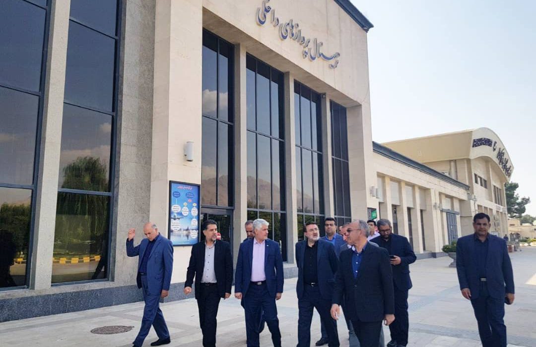 استاندار کرمانشاه از ترمینال اتوبوسرانی، راه آهن و فرودگاه استان بازدید کرد