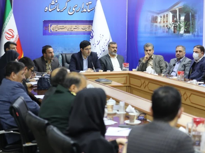 فقدان مهارت کافی یکی از دلایل نرخ بالای بیکاری در کرمانشاه است/ فرصت های شغلی استان به دلیل فقدان نیروی کار ماهر، نصیب افراد غیربومی می شوند