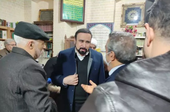 به زودی طرح جمع آوری زباله از درب منازل را آغاز می کنیم