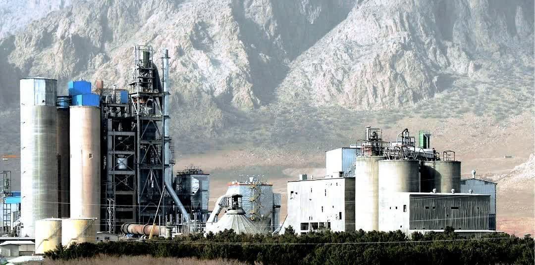 سیمان غرب نشان برترکشور را کسب کرد