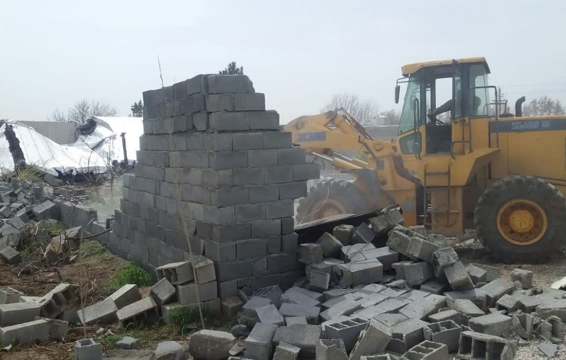 قلع و قم ۳۰مورد از ساخت و سازهای غیر مجاز در شهرستان کرمانشاه