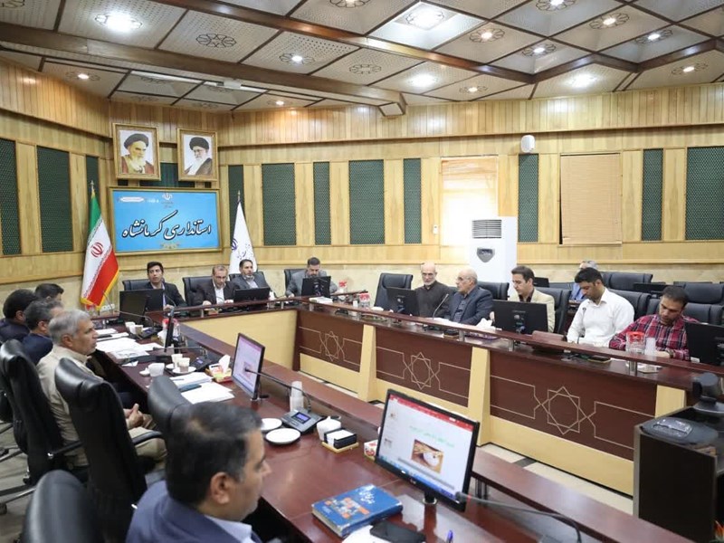 تاکید استاندار کرمانشاه بر ضرورت اصلاح قیمت و بهبود کیفیت نان/ عرضه خارج از شبکه آرد باید متوقف شود