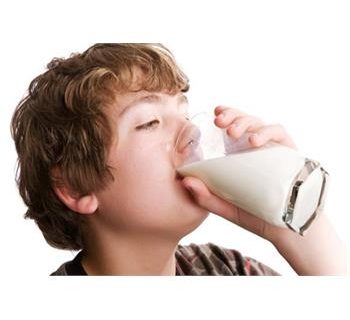 شیر، میان وعده ای مناسب برای افزایش یادگیری دانش آموزان است