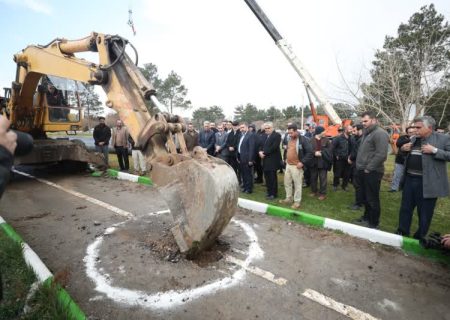 عملیات اجرایی طرح تقویت آبرسانی به مناطق جنوب و شرق شهر کرمانشاه آغاز شد