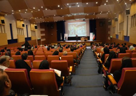 آغاز به کار همایش گردشگری آگاهانه در کرمانشاه