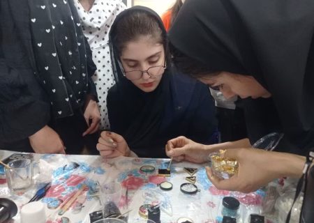 برگزاری ورکشاپ رزین در مجتمع آفرینش کانون کرمانشاه