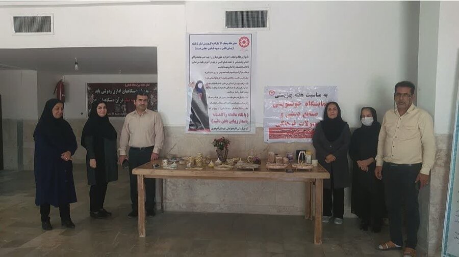 برگزاری نمایشگاه صنایع دستی، خوشنویسی و مواد خوراکی مددجویان قصرشیرین