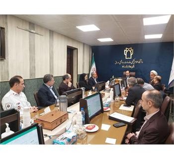 نظام مقدس جمهوری اسلامی ایران یک نظام مردمی است و همه باید برای رضایتمندی مردم تلاش کنیم