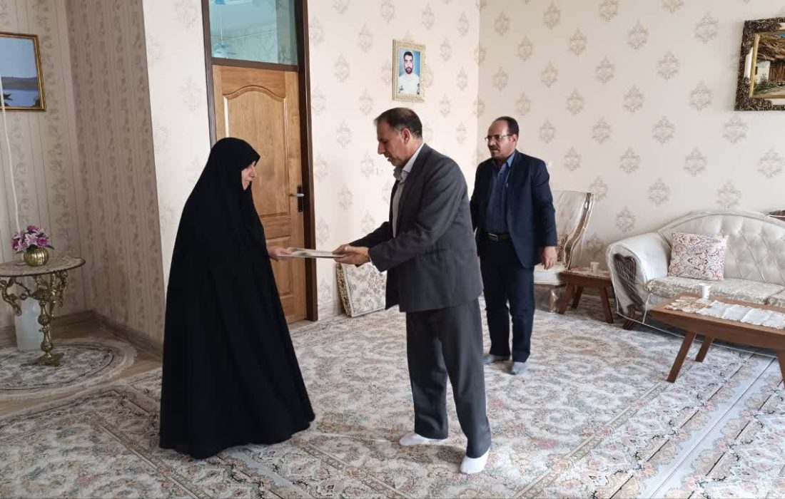 شهدا، نظام انقلاب و کشور را بیمه کردند