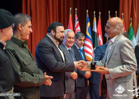 شاهنامه زبان فارسی را احیا کرد
