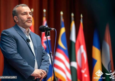 باید فرزندان خود را با دلبستگی به ایران بزرگ تربیت کنیم