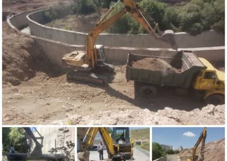 رفع مشکل شبکه فاضلاب قسمتی از آبشوران با اجرای ۵۷۰ متر لوله‌گذاری