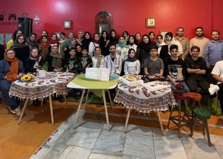 آیین رونمایی از مجموعه‌داستان «کسی در من زندگی می‌کند» در کانون کرمانشاه