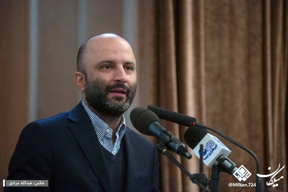 ما بر اساس دغدغه اجتماعی به دور از بحث مالی وظیفه خود می‌دانیم در کرمانشاه بمانیم و تولید کنیم