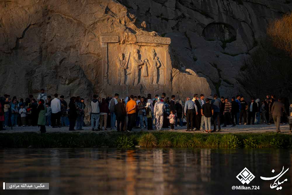 بازدید مسافرین نوروزی از مجموعه تاریخی تاق‌بستان کرمانشاه