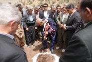 استاندار کرمانشاه کلنگ سالن ورزشی چندمنظوره روستای دشه را بر زمین زد
