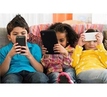 اسکرینتایم کودکان و اتیسم دیجیتال؛ از هشدار تا راهکار
