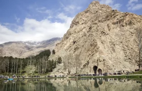 مرحمت فرموده ما را مس کنید!
