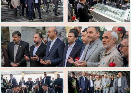 به مناسبت گرامیداشت روز جهانی کارگر، گلزار شهدا در کرمانشاه غبارروبی و عطر افشانی شد