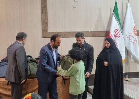 اهداء ۴۰۰۰ بسته نوشت‌افزار به دانش‌آموزان بهزیستیِ کرمانشاه
