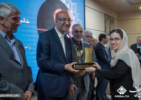 شرکت دانش‌بنیان پویانیرو عنوان «واحد نمونه»  استان را در روز صنعت و معدن کسب کرد