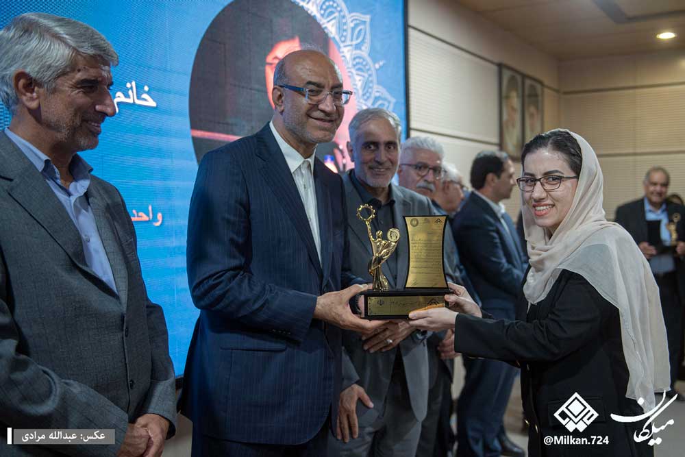 شرکت دانش‌بنیان پویانیرو عنوان «واحد نمونه»  استان را در روز صنعت و معدن کسب کرد