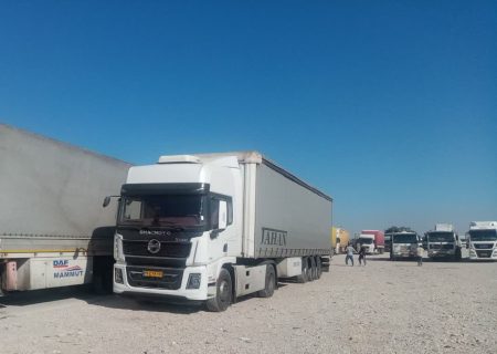 تردد بیش از ۲۵۵ هزار دستگاه کامیون حامل کالاهای صادراتی در گمرکات مرزی استان کرمانشاه