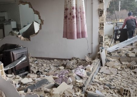 تخریب ساخت‌وساز و اقامتگاه غیرمجاز در حریم تاق‌بستان با پیگیری میراث‌فرهنگی کرمانشاه