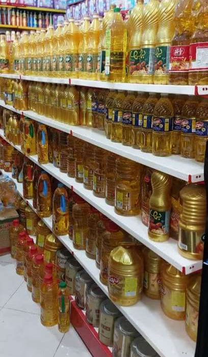 به اندازه کافی کالاهای اساسی در استان تامین و توزیع می شود