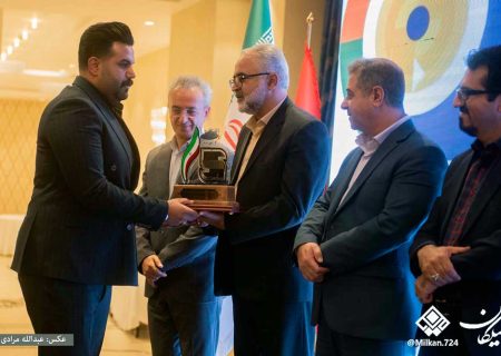 شهربازی بیگ بنگ؛ واحد نمونه استاندارد کرمانشاه  تندیس اهتمام به کیفیت را دریافت کرد