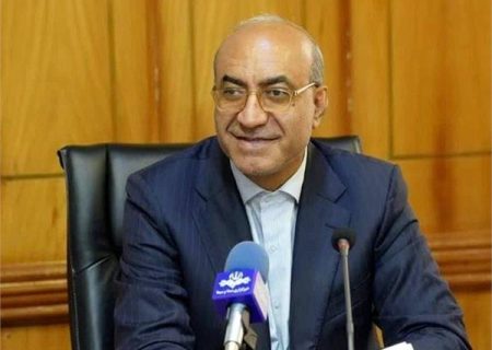 بازار استان از خریدهای هیجانی عبور کرده و در شرایط آرامش قرار دارد/تأمین مرغ و میوه شب عید در دستور کار ستاد تنظیم بازار استان