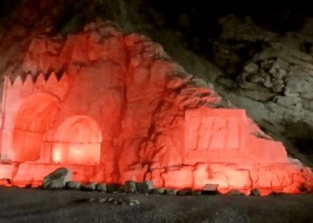 در حمایت از بیماران هموفیلی و به یاد شهدای جنگ رمضان تاق‌بستان سرخ شد