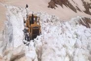 پایان عملیات برفروبی محور سهراهی شهدا تا گردنه تهته در شهرستان پاوه