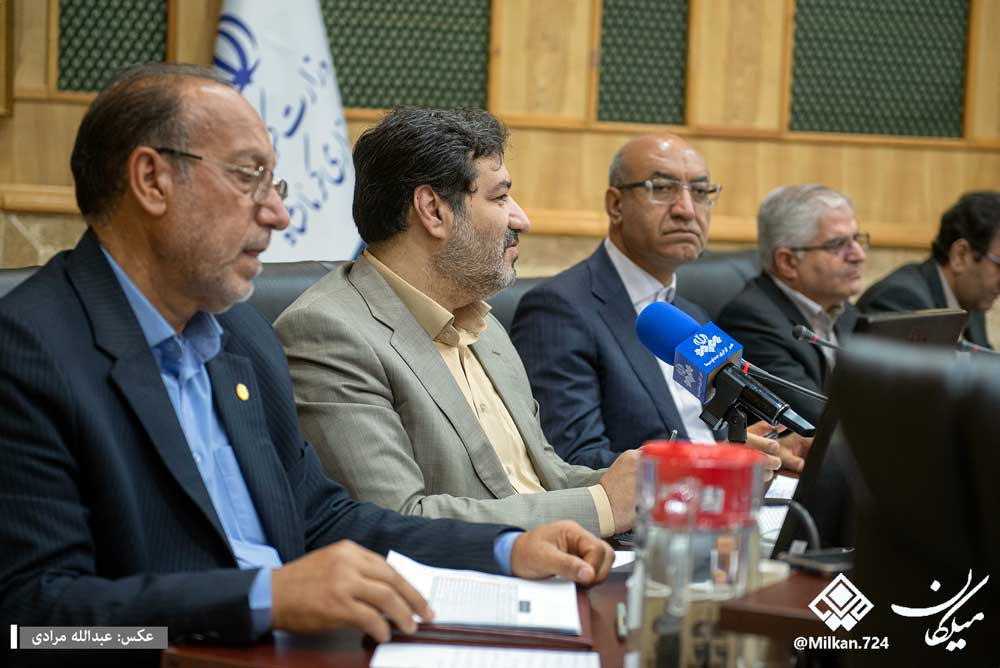 عملکرد درخشان بانکهای کرمانشاه در پرداخت تسهیلات حمایتی/ در جنگ اقتصادی نیازمند تلاش مضاعف هستیم
